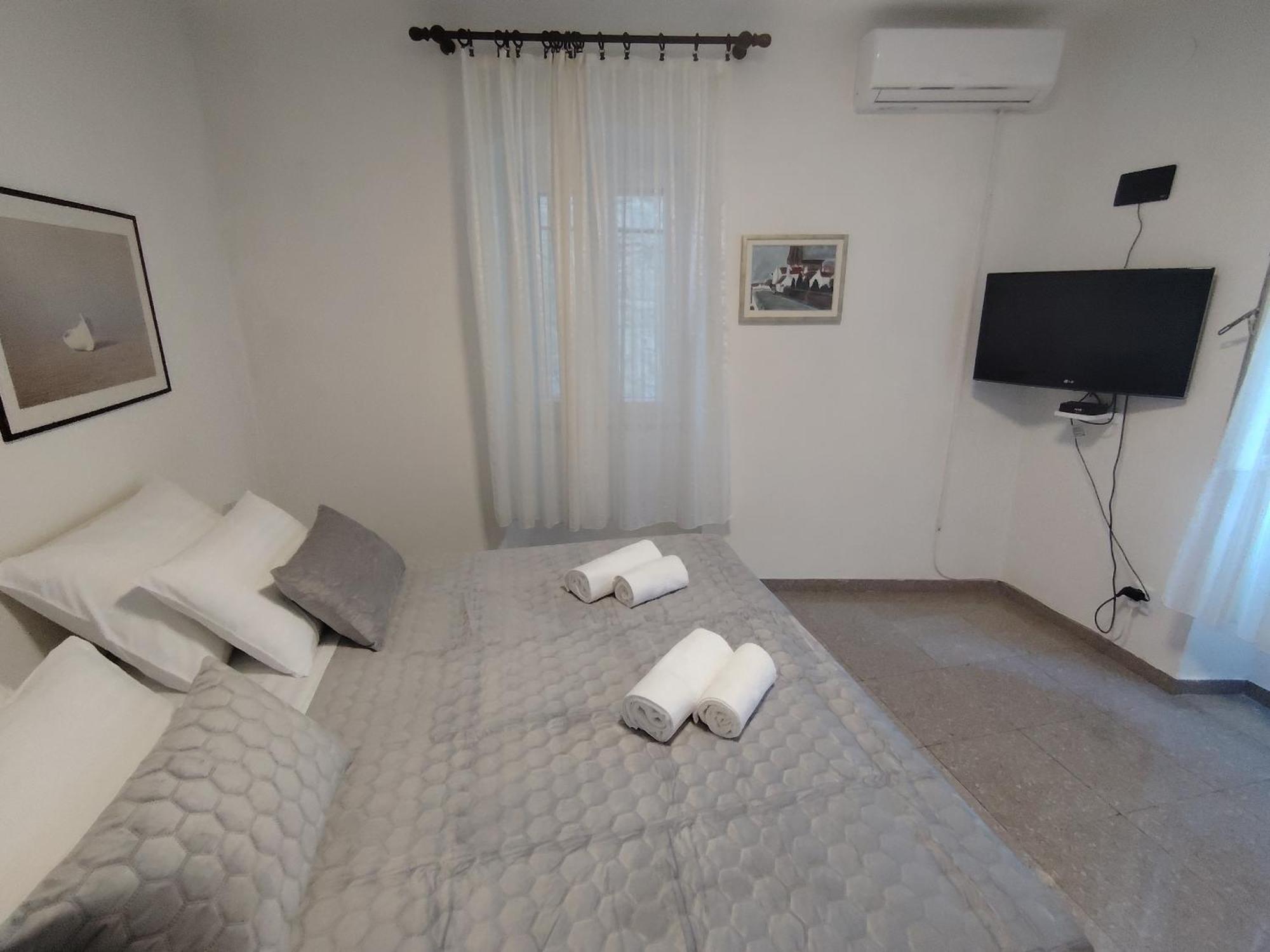 Apartament Old Varos 1 *